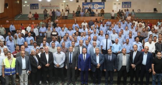 وزير النقل يجتمع بقائدى القطارات وفنيى الصيانة فى معهد وردان