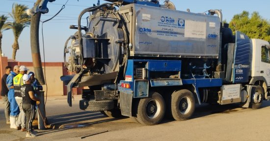 مياه القناة تنفذ أعمال تطهير شبكات الانحدار بفايد وطريق الشواطئ بالإسماعيلية