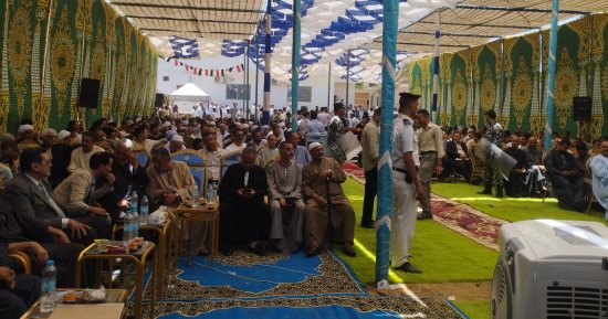 تسليم كفنين وإنهاء خصومة ثأرية استمرت 3 سنوات بين عائلتين فى سمالوط بالمنيا