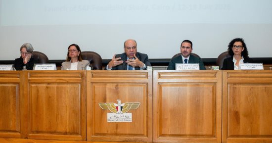 وزارة الطيران تستعرض أنشطتها خلال أسبوع.. مدبولى يتابع مستجدات مبنى الركاب الجديد رقم 4.. ووزير الطيران يطمئن لجاهزية مطار العلمين لاستضافة معرض مصر للطيران والفضاء وآخر مستجدات استخدام وقود الطيران المستدام