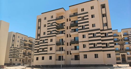 وزيرة الإسكان تتابع موقف تنفيذ عدد من المشروعات السكنية والخدمية 