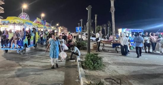 ليالي مصيف مطروح شكل تاني.. فسح على الكورنيش والبهجة تعم كل الأماكن.. فيديو