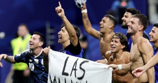 بريطانيا تطالب فيفا بالتحقيق مع منتخب الأرجنتين