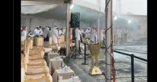 الأمطار تداهم حفل زفاف فى السعودية.. فيديو