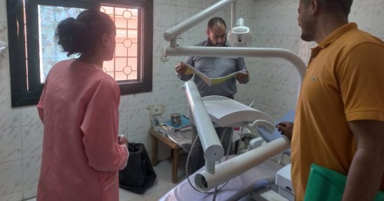 إحالة 60 من العاملين بوحدات صحية بطما للتحقيق بسبب الغياب والإهمال