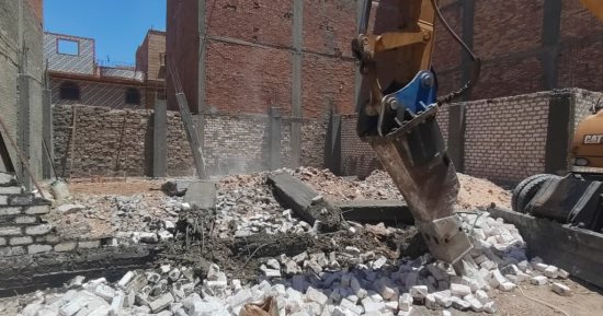 محافظ أسيوط: إزالة وإيقاف 6 حالات تعدٍ ومخالفات بناء بالقوصية وحي غرب وأبوتيج