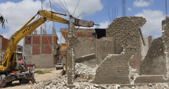 محافظة الإسكندرية تشن حملات إزالة التعديات وأعمال البناء المخالف في المهد
