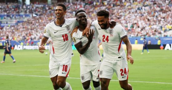 فرنسا ضد إنجلترا.. ساكا يتوج بجائزة أفضل لاعب فى المباراة بعد الهاتريك