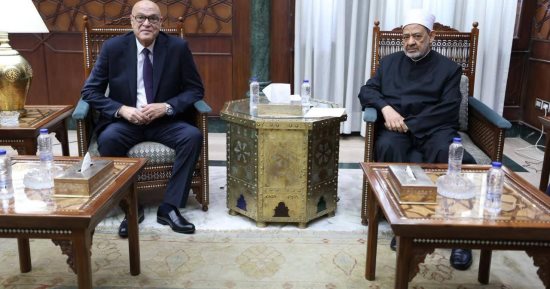 تحت مظلة التكامل الوطنى.. رئيس قضايا الدولة يزور شيخ الأزهر لتعزيز التعاون المشترك