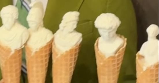 منحوتات آيس كريم صالحة للأكل تحول حفل زفاف إلى معرض فنى بفرنسا.. فيديو