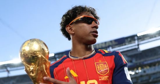 ترتيب أصغر اللاعبين المتوجين بالمونديال عبر التاريخ.. يامال يدخل القائمة