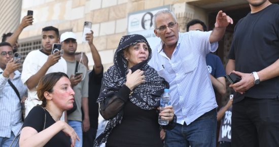 تشييع جثمان الفنان أحمد جلال عبد القوى بحضور المقربين