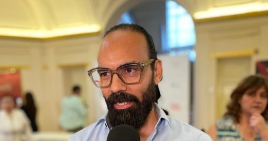 وليد خيرى: لم أكتب سيرة داليدا فقط فى مسرحية بل بحثت عن جرحها الإنسانى
