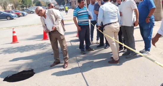 إصلاح هبوط أرضى بشارع كريستال عصفور بشبرا الخيمة بسبب عطل بالصرف الصحى