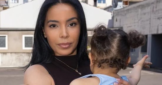 امرأة ألمانية تتهم مايكل أوليس بالتخلي عن طفلته