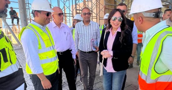 وزيرة الإسكان تتفقد مشروع تطوير منطقة "علم الروم"