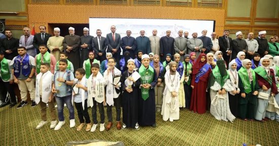 طالبتان من سوهاج تحصدان المركزين الثاني والثالث بمسابقة "رواد العربية"