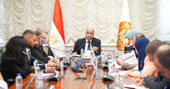 وزير العمل والعمل الدولية يضعان خارطة طريق للبرنامج الوطني للعمل اللائق