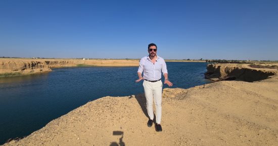ظهرت فجأة في قلب الصحراء.. القصة الكاملة لبحيرة المنيا التي حيرت الجميع