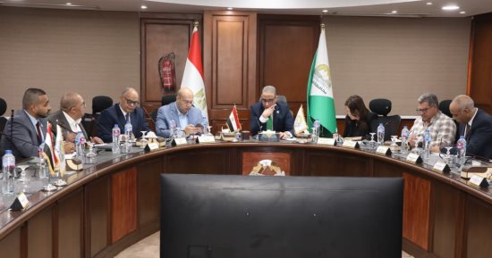 محافظ الجيزة يوجه بإعداد تقرير شامل لدعم المنظومة الصحية بالواحات البحرية