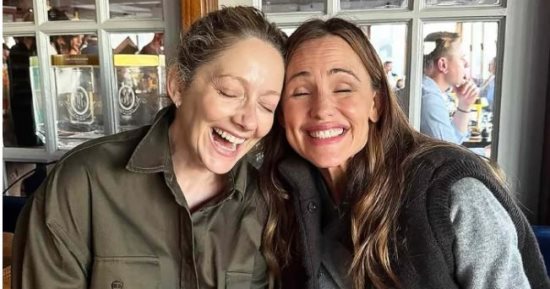 عودة "13 Going on 30".. جينيفر جارنر وجودي جرير في تصوير النسخة الجديدة