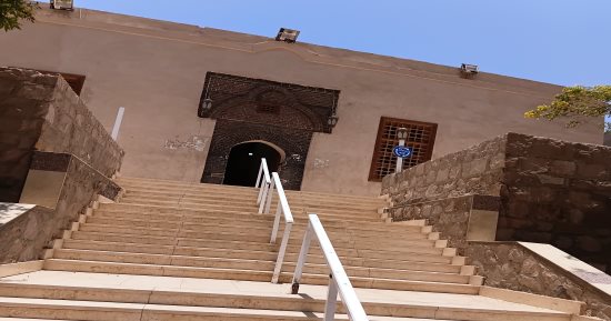 جماليات العمارة الإسلامية في تصميم المسجد العمري بأسوان.. صور وفيديو