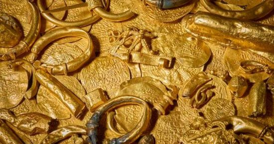 400 قطعة ذهب تكشف سر سفينة اختفت منذ 393 عامًا.. حكاية "دوم فان كولن"