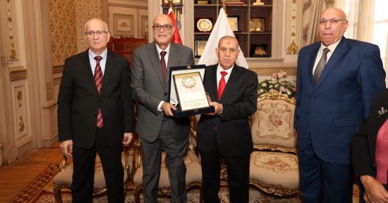 رئيس هيئة قضايا الدولة يهنئ رئيس محكمة النقض ويؤكد دعم التعاون القضائي