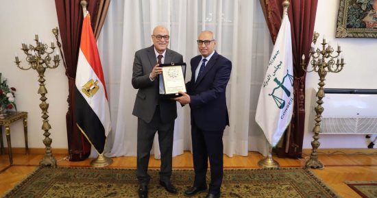 رئيس هيئة قضايا الدولة يهنئ رئيس مجلس الدولة بمنصبه الجديد