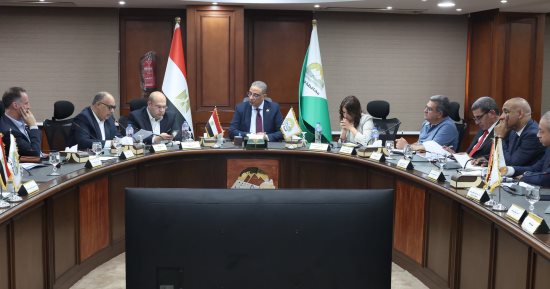 محافظ الجيزة يتابع ملف التقنين ويوجه بسرعة إنهاء إجراءات التسعير والتعاقد
