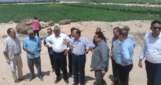 محافظ سوهاج يتفقد بدائل إنشاء مقابر جديدة بطهطا ويعاين مزرعة الصرف الصحي بنزلة عمارة