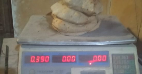 ضبط 10 أجولة دقيق مدعم وتحرير 100 محضر تمويني خلال حملات بأسيوط