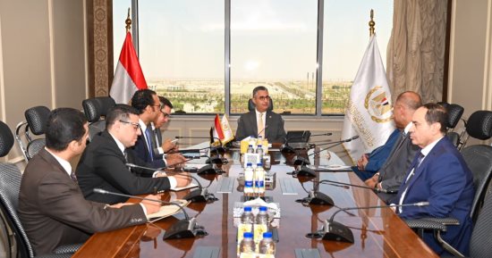 وزير التموين يتابع استعدادات تطبيق منظومة الخصم المباشر 
