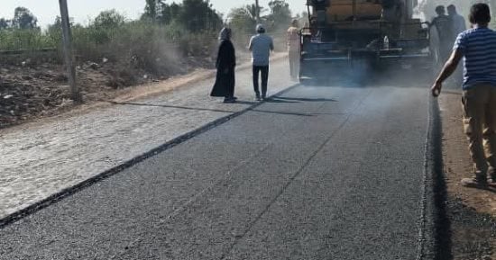الغربية تواصل تطوير شبكة الطرق لخدمة المواطنين.. انتهاء رصف الطريق الرابط بين قطور ومحلة روح بقطاع كفر بلضم بـ6 ملايين جنيه.. والمحافظ: استمرار تطوير البنية التحتية للطرق باعتبارها أهم محاور تحسين الخدمات.. صور