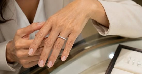 لو شبكتك خاتم ألماس.. 5 نصائح تساعدك على اختيار القطعة المناسبة
