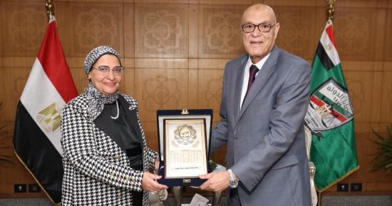 عميدة «حقوق العاصمة» تزور رئيس هيئة قضايا الدولة لتهنئته بمنصبه الجديد