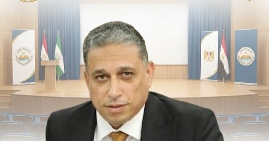 بعد تصدرها قائمة أوائل الثانوية العامة.. وكيل تعليم الجيزة يهنئ 11 طالبًا 