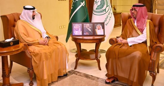 الأمير سعود بن جلوي يستقبل مدير فرع هيئة الهلال الأحمر السعودي بجدة