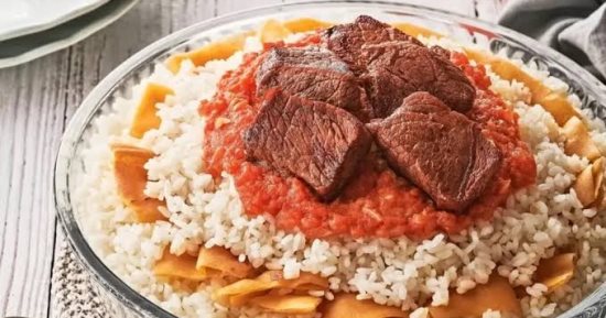 طريقة عمل الفتة المصرية على أصولها.. لو لسه سنة أولى مطبخ