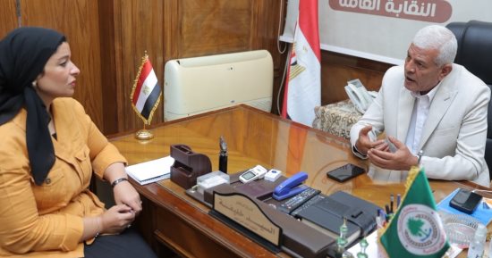 نقيب الزراعيين فى حوار لـ"اليوم السابع": المشروعات القومية الزراعية وفرت كل السلع في السوق رغم أزمات العالم واضطرابات مضيق هرمز وسلاسل الإمداد.. 3 ملايين فدان دخلت الإنتاج والدولة تستهدف الوصول لـ4 ملايين