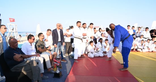 وزير الرياضة ورئيس المتحدة للرياضة ورئيس اتحاد الجودو يشهدون استضافة تيدي راينر ضمن مبادرة "يلا ساحل"