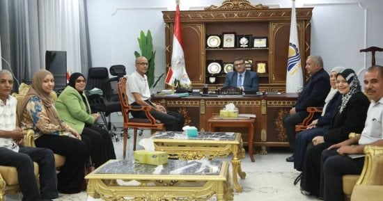 محافظ قنا يبحث مع جمعية رعاية الطلاب توسيع مظلة الدعم المقدمة لأبناء المحافظة