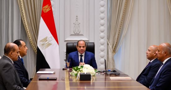 الرئيس السيسى يشدد على الالتزام بالجداول الزمنية وأعلى معايير الجودة.. ويدعو للاهتمام بالمشروعات اللوجستية والنقل الأخضر لتعزيز مكانة مصر كمركز إقليمي.. وزير النقل: التشغيل التجريبي للقطار الكهربائي سبتمبر 