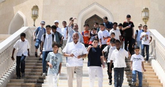 أكثر من 100 طفل من حفظة القرآن يتعرفون على معالم مسجد مصر بالعاصمة الجديدة