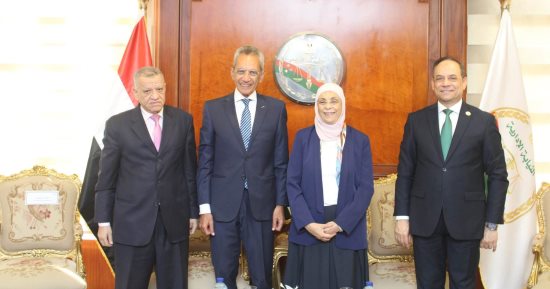 وزير شؤون المجالس النيابية يهنئ رئيسة النيابة الإدارية ويؤكد تعزيز التعاون المؤسسي