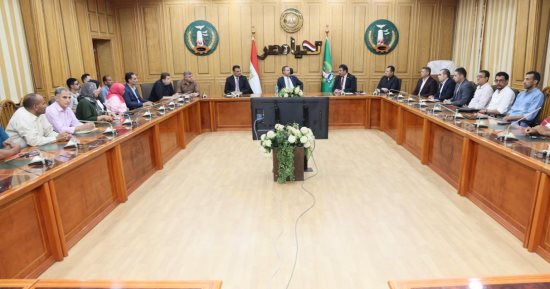 محافظ المنوفية: زيادة المعارض الدائمة للسلع بأسعار مخفضة والتوسع فى أسواق اليوم الواحد