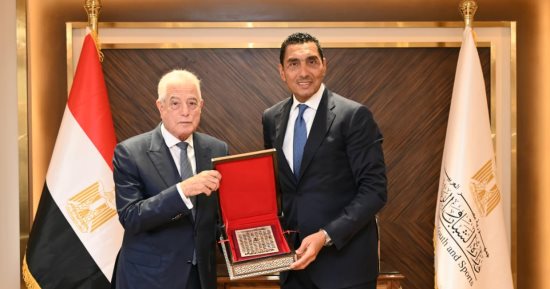 وزير الرياضة يستقبل مستشار رئيس الجمهورية للتنمية المحلية لبحث تعزيز السياحة الرياضية