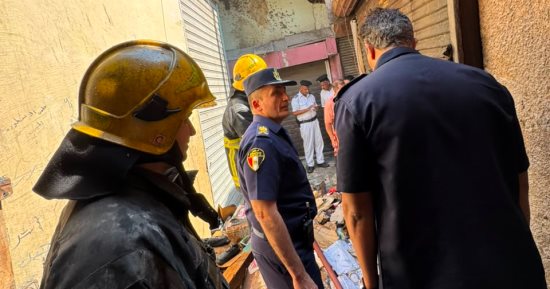 السيطرة على حريق داخل محل أحذية فى الدرب الأحمر