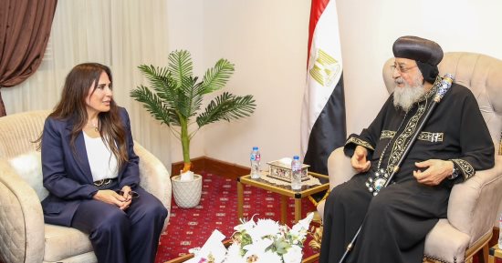 وزيرة الإسكان تلتقى قداسة البابا تواضروس الثاني بمدينة العلمين الجديدة
