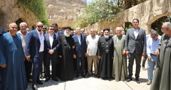 محافظ القاهرة يتفقد دير الأنبا سمعان بالمقطم ويلتقي المواطنين بمنشية ناصر